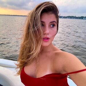 Meet your Posher, Rhi